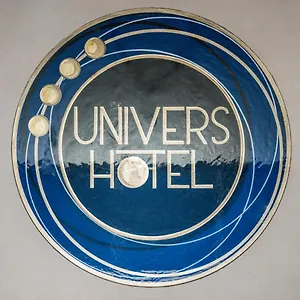 Univers ניס